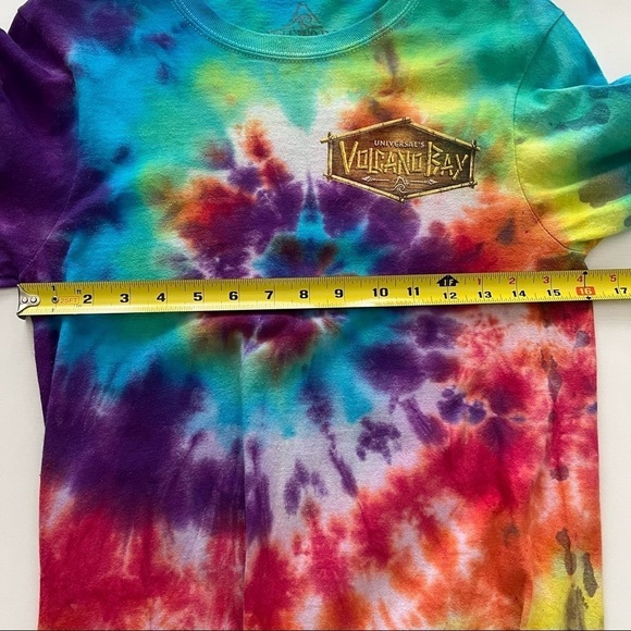Universal Volcano Bay Tie dye shirt in size S - Picture 6 of 7